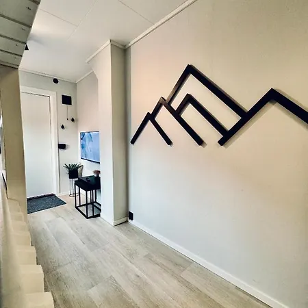 New! Modern - - Cozy Place By The Sherpa Stairs Apartment *