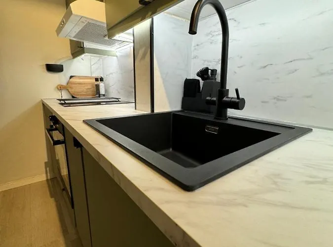 New! Modern - Central - Cozy Place By The Sherpa Stairs דירה טרומסה