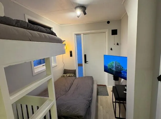 New! Modern - Central - Cozy Place By The Sherpa Stairs טרומסה