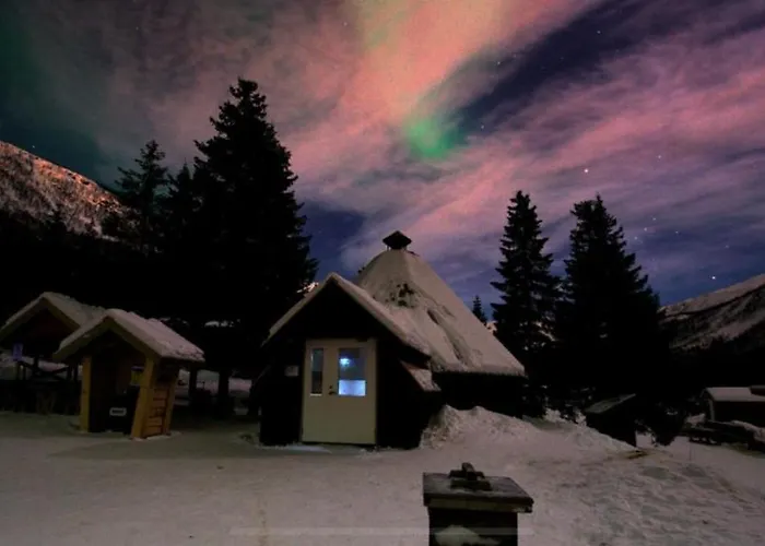 New! Modern - Central - Cozy Place By The Sherpa Stairs