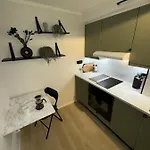 New! Modern - Central - Cozy Place By The Sherpa Stairs