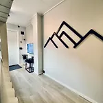 New! Modern - Central - Cozy Place By The Sherpa Stairs Apartament *