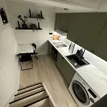 New! Modern - Central - Cozy Place By The Sherpa Stairs *